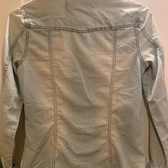 Jay Jays Jean Button Up Top. - Picture 2 of 3